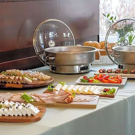 Pallas Bed & Breakfast 4*