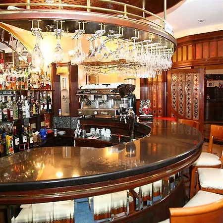 Couette-café Pallas 3*